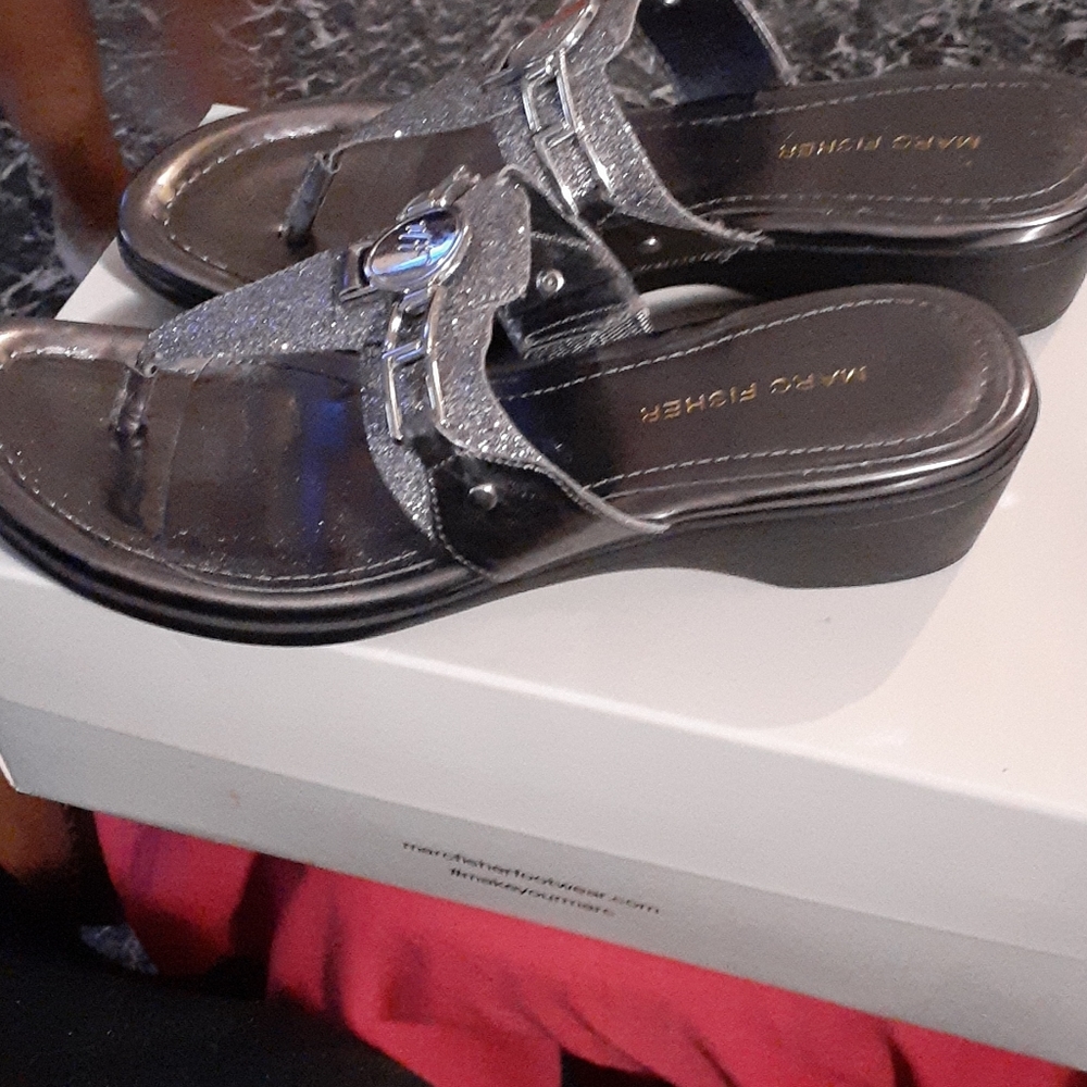 Sandals - Picture 2 of 4